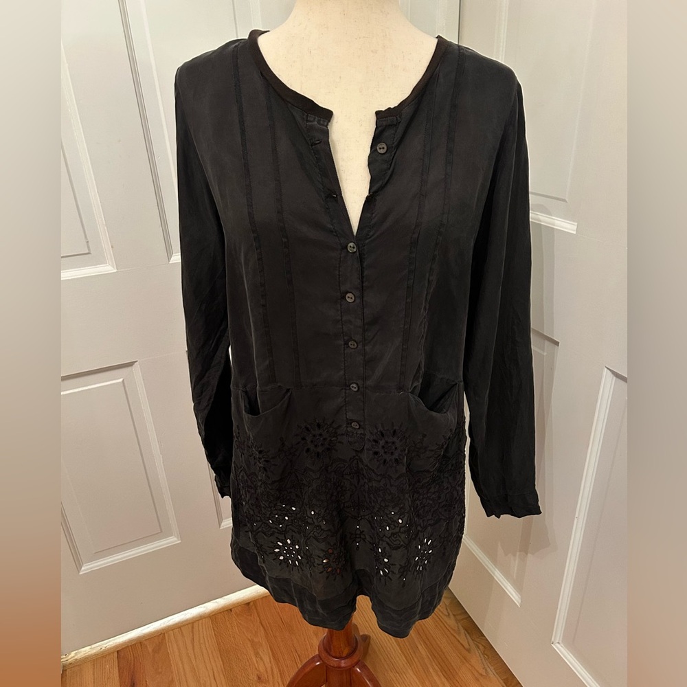Johnny Was Vintage Black Embroidered Silk Tunic Top Womens Small‎ Boho Eyelet